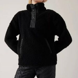 Athleta cozy quarter button down teddy in black